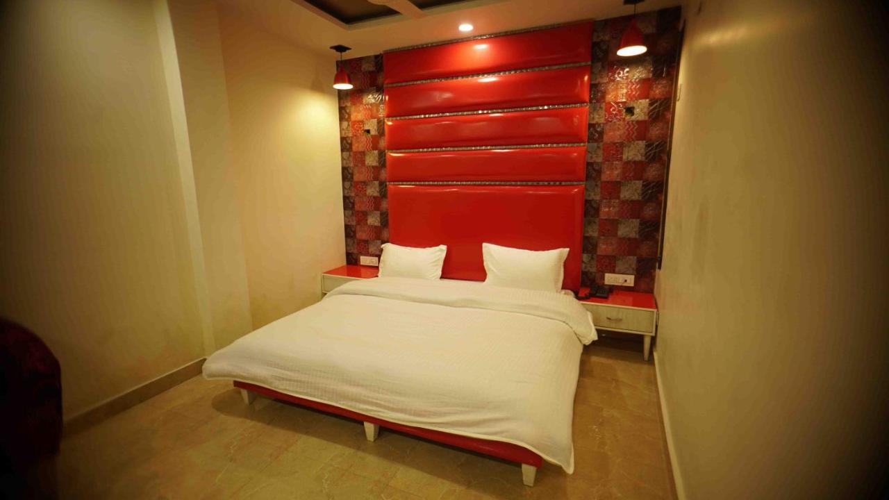 Hotel Soluxe Yamuna Nagar Exterior photo
